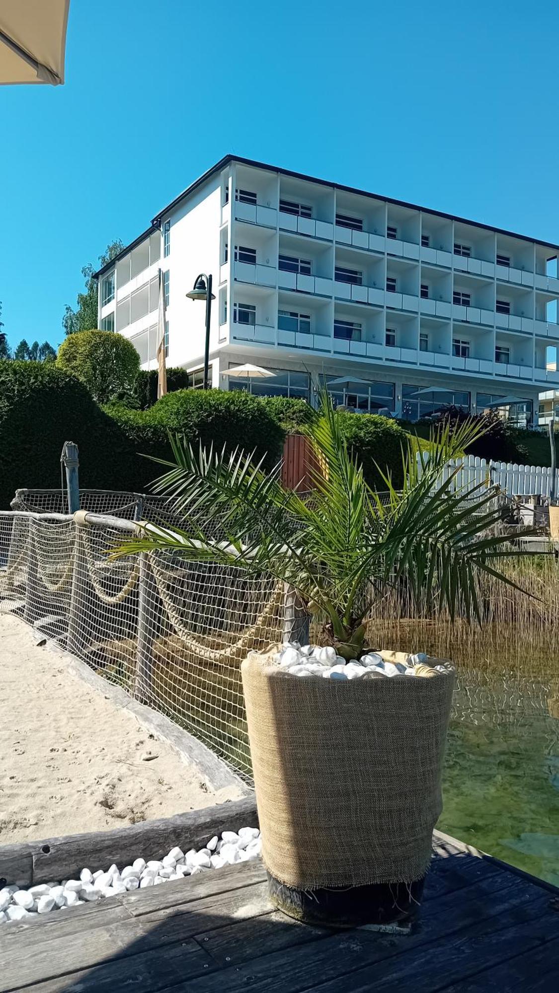 Tennis & Yacht Hotel Velden フェルデン・アム・ヴェルターゼー エクステリア 写真