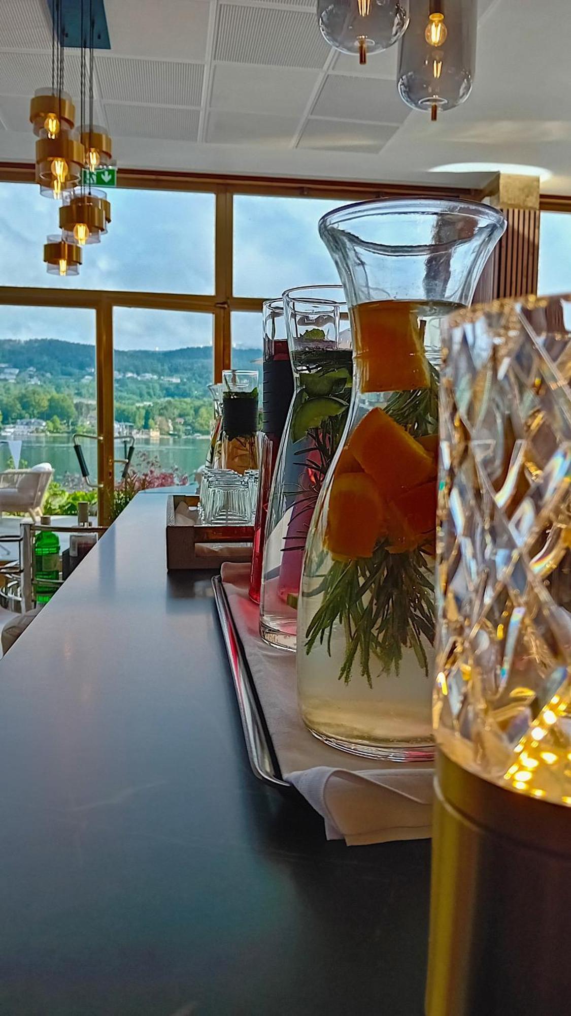 Tennis & Yacht Hotel Velden フェルデン・アム・ヴェルターゼー エクステリア 写真