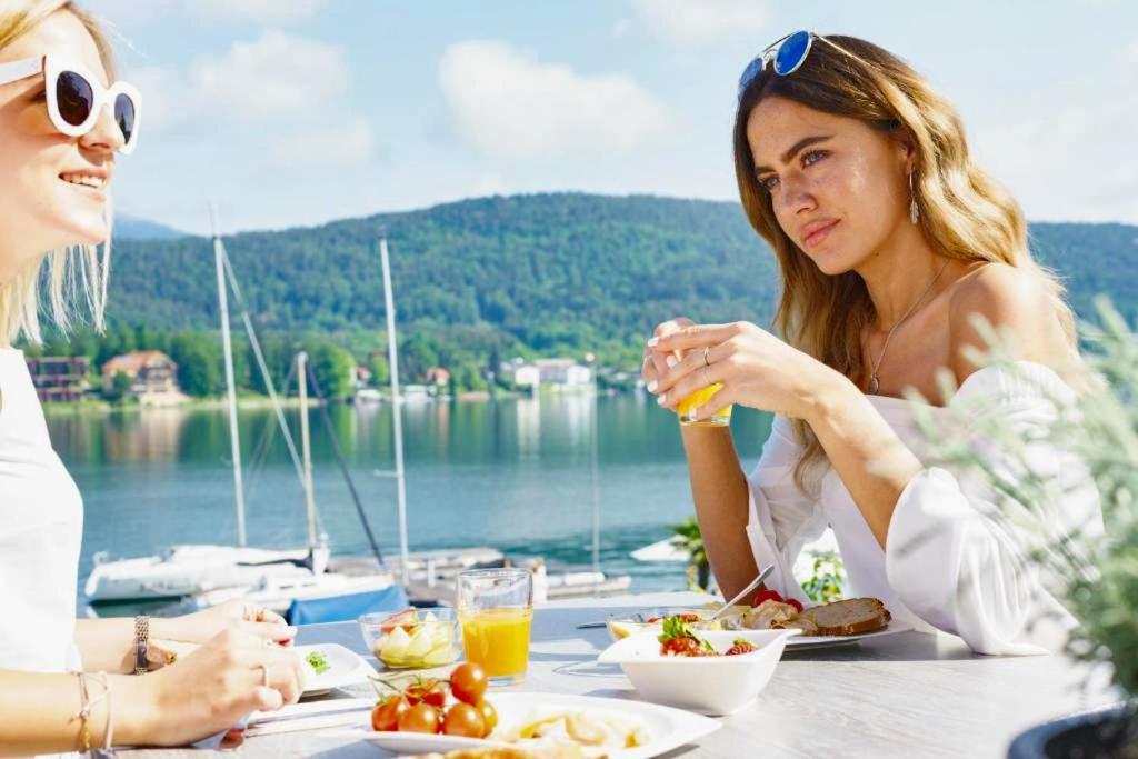 Tennis & Yacht Hotel Velden フェルデン・アム・ヴェルターゼー エクステリア 写真